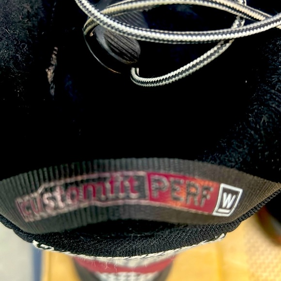 Salomon size7 women snowboard 🏂 boots - Picture 9 of 11